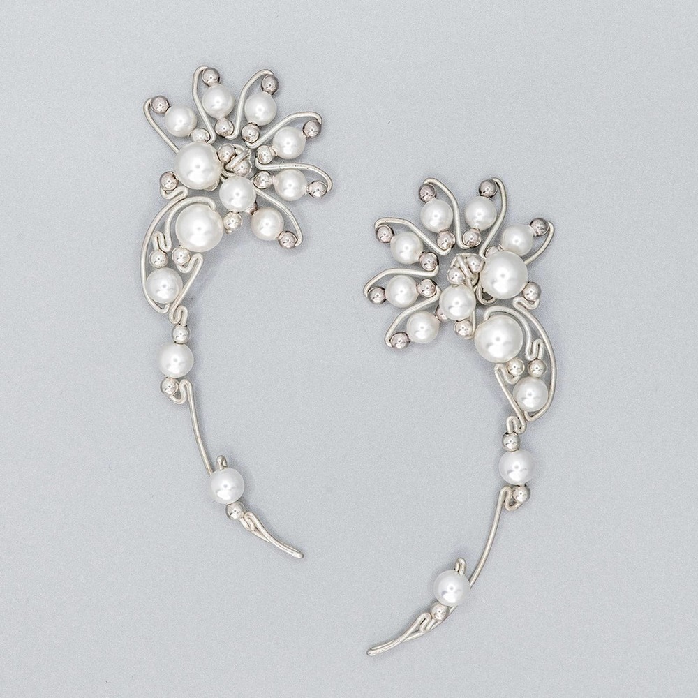 LUNA EAR CLIMBER WITH WHITE PEARLS - WHITE SILVER